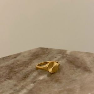 NEW minimalist sun-ray detail ring